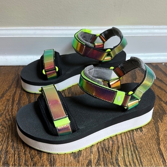 NWOT Keds Trio Platform Iridescent Black Sandals WF66028 - Picture 1 of 6